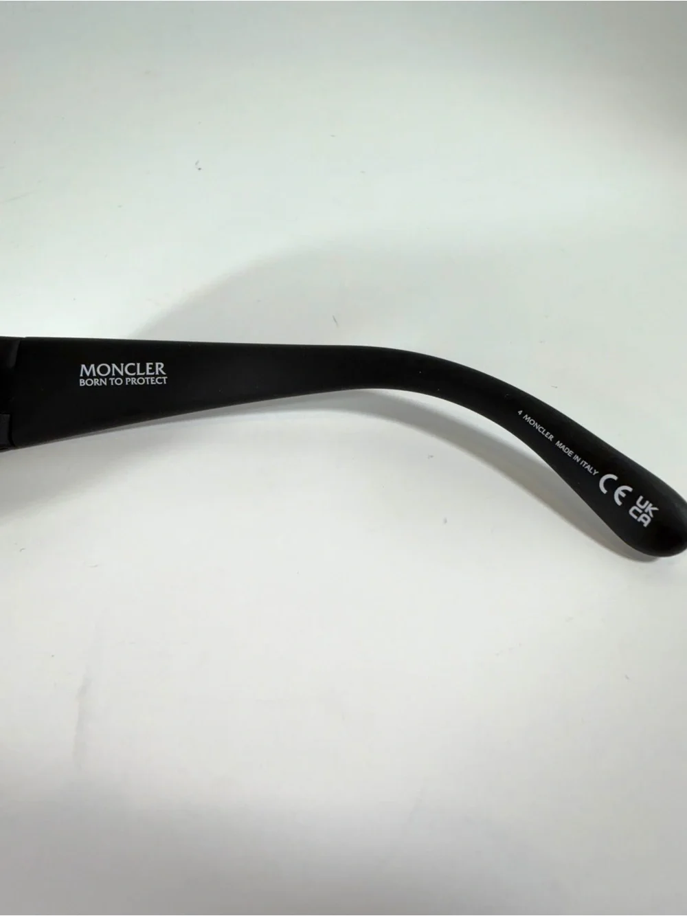 Moncler Vyzer ML0269 Shield Sunglasses Black Wrap Around w/ Puffer Case